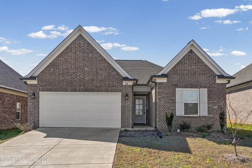 1611 Thomas St, Horn Lake, MS, 38637-3330 | Card Image