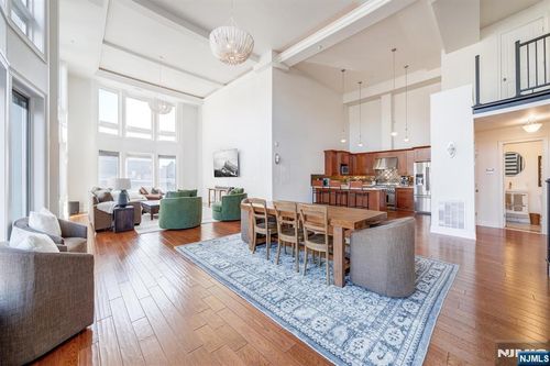 119 Walnut St, Montclair, NJ, 07042-3886 | Card Image