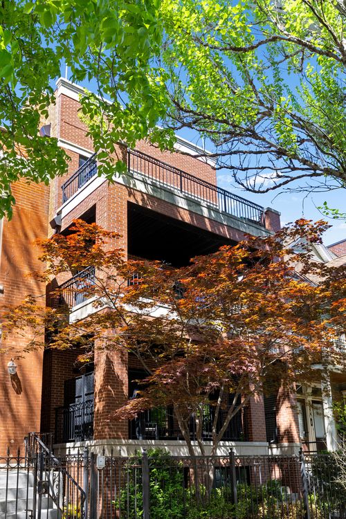 3-3252 Seminary Ave, Chicago, IL, 60657-3311 | Card Image