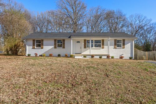 1029 Granada Rd, Ashland City, TN, 37015-4718 | Card Image