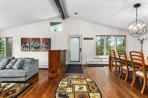 192 Cream Hill Rd, Mendon, VT, 05701-6855 | Card Image