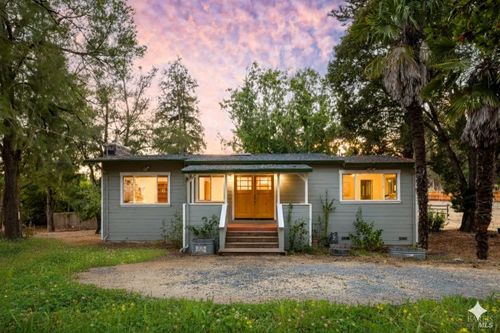 635 Goodwin Ave, Penngrove, CA, 94951-8622 | Card Image