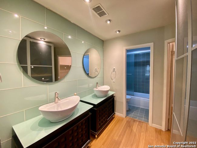 10348 Flatland Trl, House other with 3 bedrooms, 2 bathrooms and null parking in Converse TX | Image 6