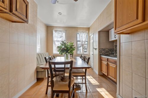 378 Central Ave, Brooklyn, NY, 11221-4718 | Card Image