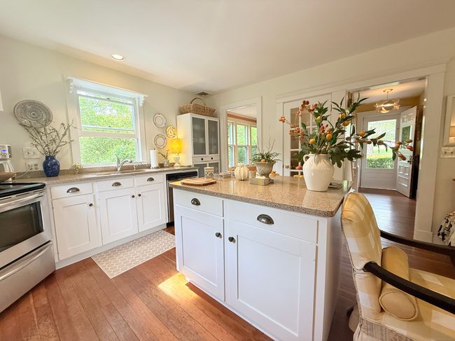 137 Main St, House other with 3 bedrooms, 2 bathrooms and 3 parking in Chester CT | Image 11