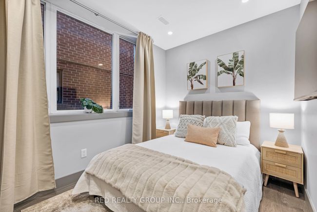 77 Millicent St, Home with 7 bedrooms, 3 bathrooms and null parking in Toronto ON | Image 22