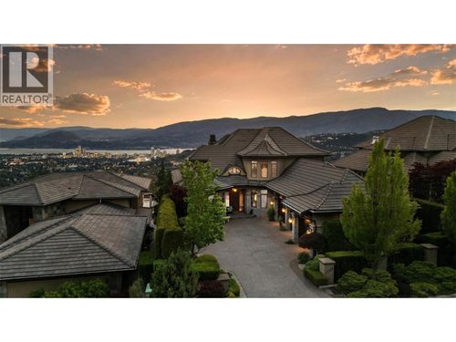 2449 Selkirk Dr, Kelowna, BC, V1V2R7 | Card Image