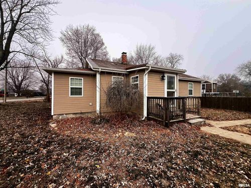 829 E Jefferson St, Ashley, IL, 62808-1825 | Card Image