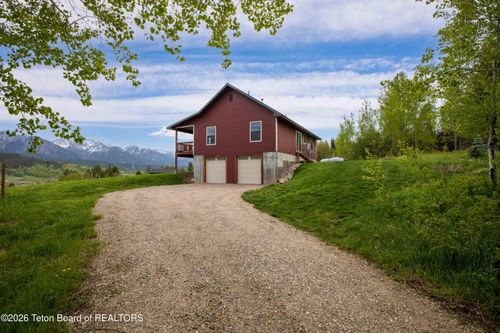31 Pine Hollow Ct, Alpine, WY, 83128 | Card Image