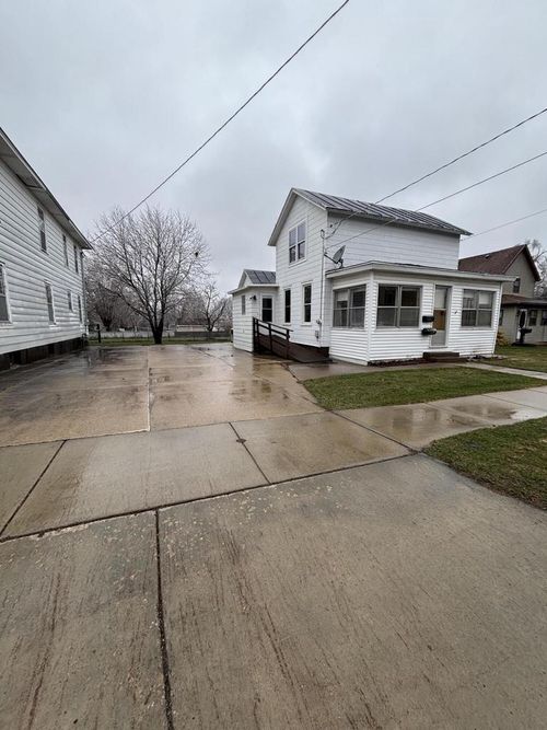 805 Hollister Avenue, Tomah, WI, 54660 | Card Image