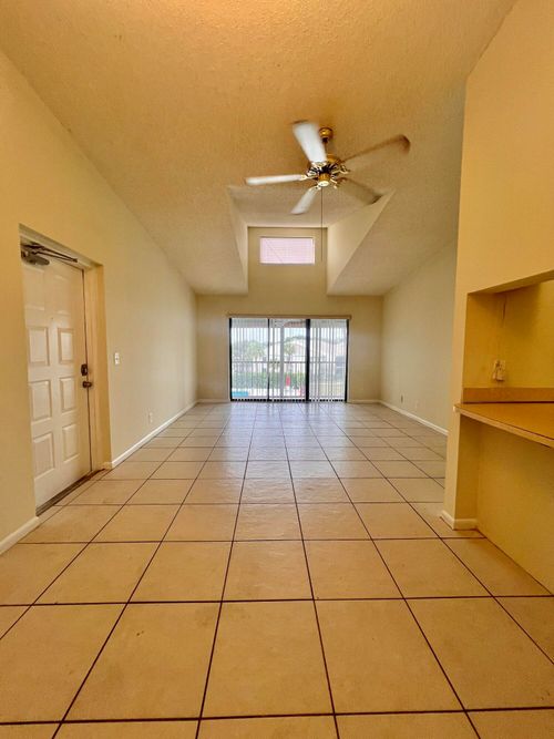 apt-c3-1111 Green Pine Blvd, West Palm Beach, FL, 33409-7040 | Card Image
