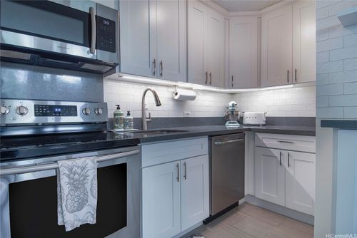 204-3103 Pualei Cir, Honolulu, HI, 96815-4919 | Card Image