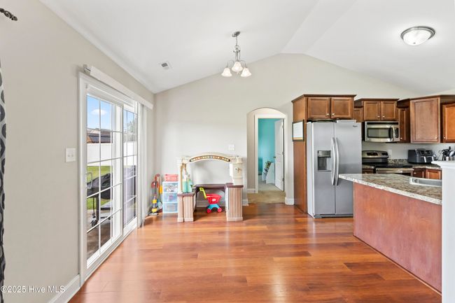 448 Barrel Dr, House other with 3 bedrooms, 2 bathrooms and 2 parking in Winterville NC | Image 15