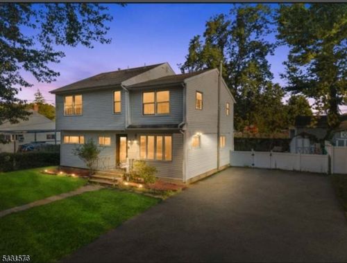 136 Haroldson Pl, Pompton Lakes, NJ, 07442-1547 | Card Image