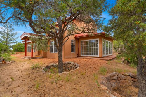 19 Timberwick Rd, Santa Fe, NM, 87508-8948 | Card Image
