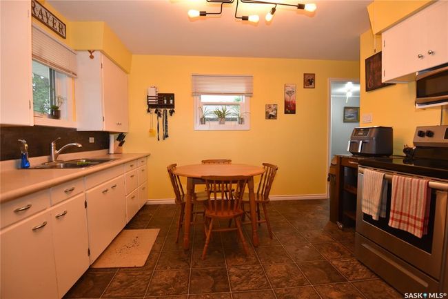 405 1 St St W, House other with 4 bedrooms, 2 bathrooms and 2 parking in Nipawin SK | Image 8