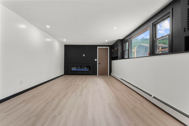 4 Hill Farm Rd, House other with 4 bedrooms, 3 bathrooms and 3 parking in Bloomfield CT | Image 16