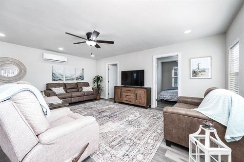 1092 County Road 209, Sargent, TX, 77414-1581 | Card Image