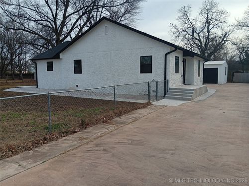 234 147th St, Glenpool, OK, 74033-3913 | Card Image