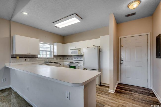 UNIT-304 - 3919 Gladiola Ct, Condo with 2 bedrooms, 2 bathrooms and null parking in Myrtle Beach SC | Image 6