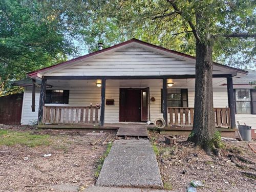 613 E Maple St, Benton, AR, 72015-4427 | Card Image