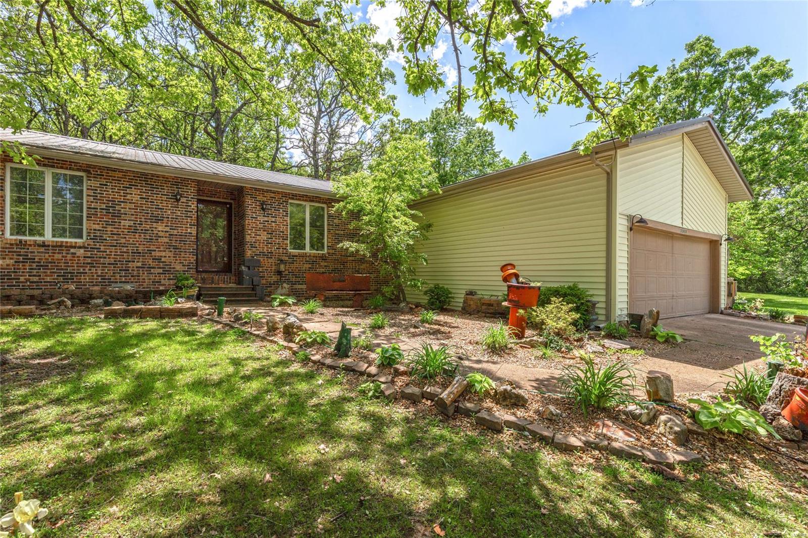 Granada Ln, Lebanon, MO 65536