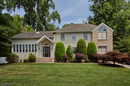 2 Cayuga Trl, Wayne, NJ, 07470-4406 | Card Image