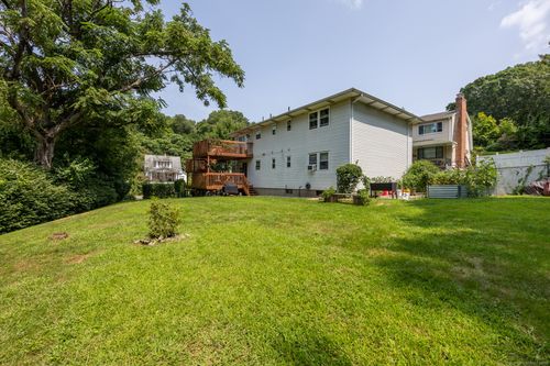 24 Cedar Ave, Waterbury, CT, 06705-2701 | Card Image