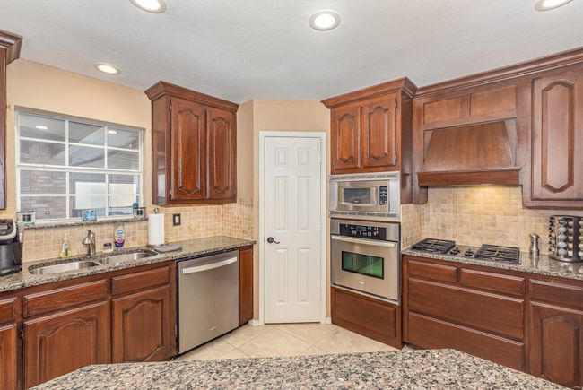 2510 High Pointe Blvd, House other with 3 bedrooms, 2 bathrooms and null parking in Mckinney TX | Image 5