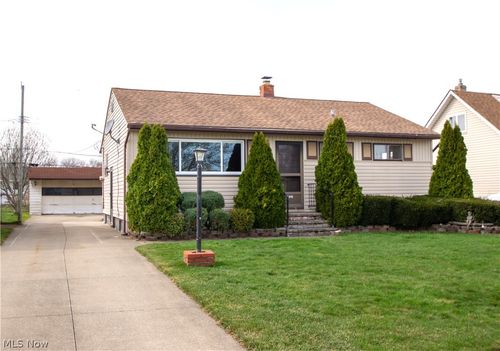 6448 Delores Blvd, Brook Park, OH, 44142-3740 | Card Image