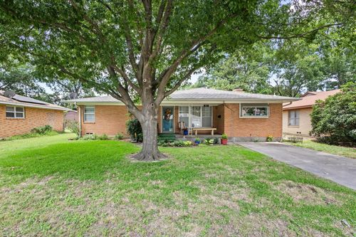 405 Meadow Dr, Gainesville, TX, 76240-5133 | Card Image