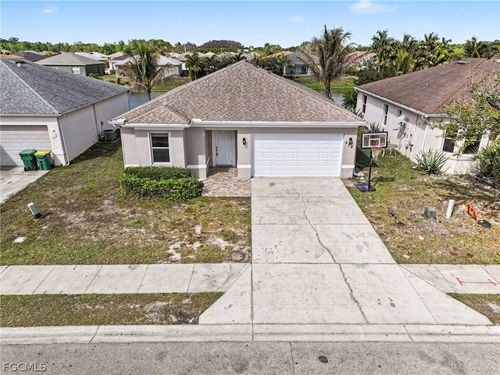 933 Hamilton St, IMMOKALEE, FL, 34142-2642 | Card Image