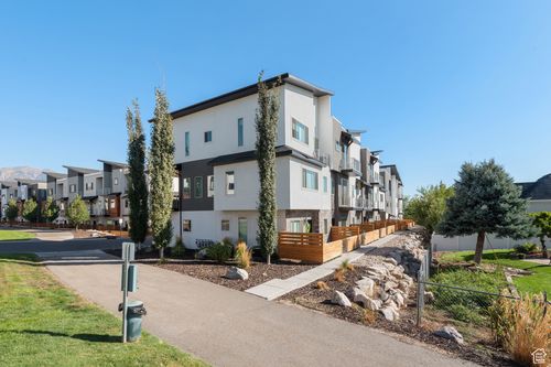 2211 N 525 W, Layton, UT, 84041-5333 | Card Image