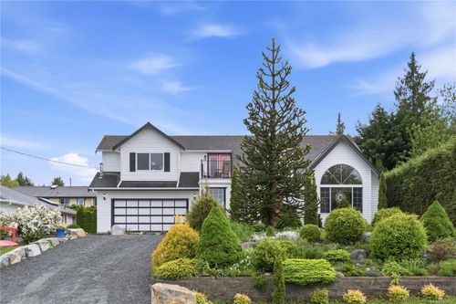 120 Hornby Pl, Qualicum Beach, BC, V9K1R6 | Card Image