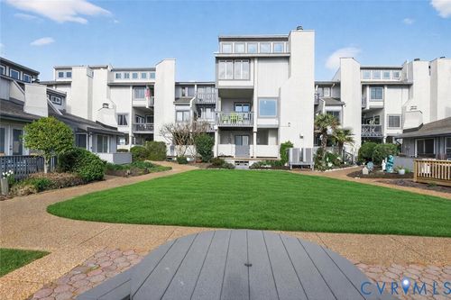 224 N First St, Hampton, VA, 23664-1402 | Card Image