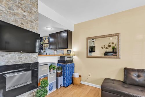 888 E Sherwood Hills Dr, Bloomington, IN, 47401-8107 | Card Image