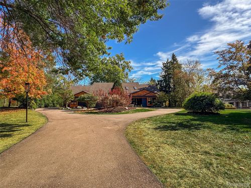 29600 Bristol Ln, Bingham Farms, MI, 48025-4613 | Card Image