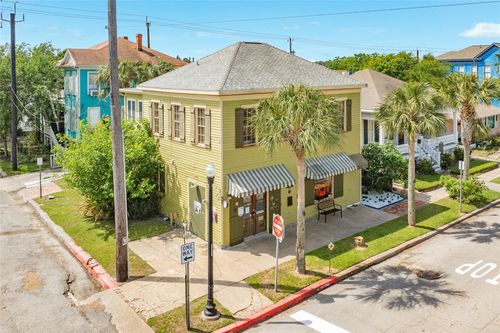 1201 Post Office St, Galveston, TX, 77550-5040 | Card Image