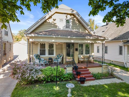 3018 N 74th Street, Milwaukee, WI, 53210 | Card Image