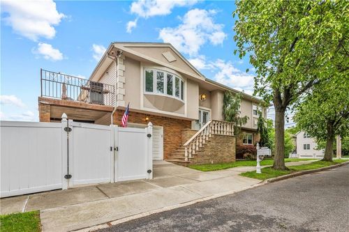 166 Sinclair Ave, Staten Island, NY, 10312-3022 | Card Image