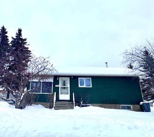 8301 Poplar Dr, Grande Prairie, AB, T8V5P4 | Card Image