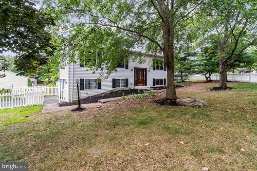 2001 Mount Vernon Cir, HARRISBURG, PA, 17110-3710 | Card Image