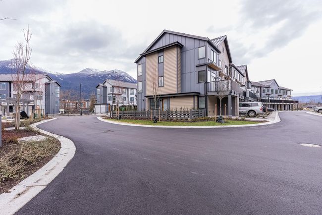 38023 Keel Way, Townhouse with 3 bedrooms, 3 bathrooms and 3 parking in Squamish BC | Image 37