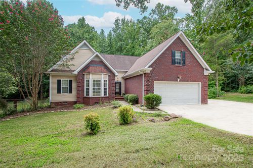 8205 Poplar Grove Cir, Waxhaw, NC, 28173-8243 | Card Image