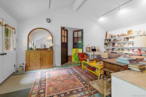 10 Pleasant Ln, East Hampton, NY, 11937-2410 | Card Image