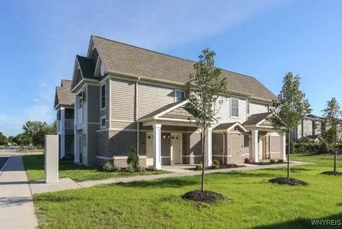 3722 Deer Lakes Dr, Amherst, NY, 14228-5454 | Card Image