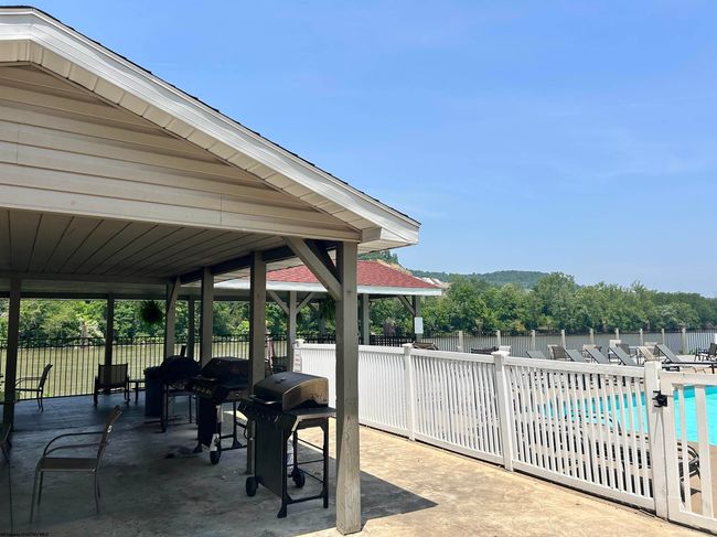 7205 University Commons Dr, Condo with 4 bedrooms, 4 bathrooms and 3 parking in Morgantown WV | Image 32