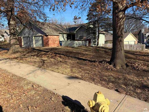 908 & 910 Alma Drive, Lawrence, KS, 66049 | Card Image