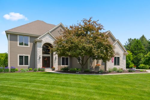 842 Ringtail Ct, Pewaukee, WI, 53072-1946 | Card Image