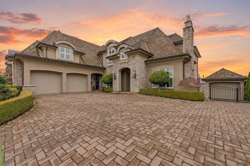 15957 39a Ave, Surrey, BC, V3Z0Y3 | Card Image